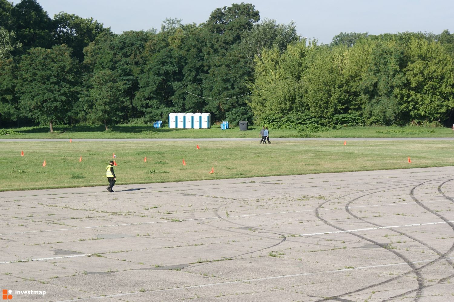 270701_1500x.jpg