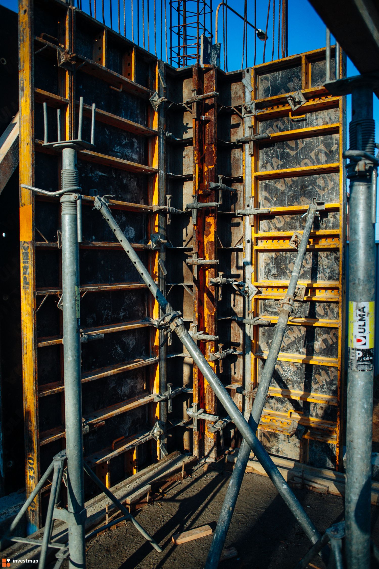 306058_1500x.jpg