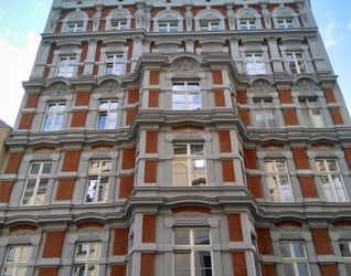 Remont i przebudowa budynku mieszkalnego przy placu Uniwersyteckim 7 496309