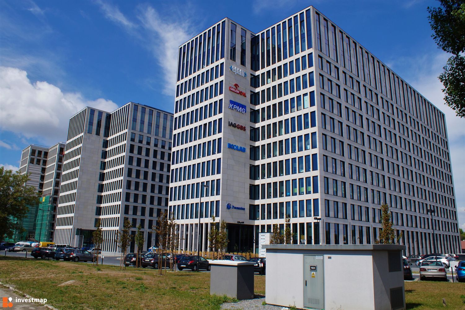 347690_1500x.jpg