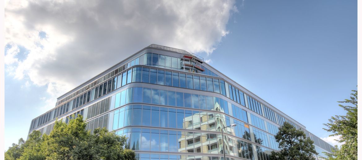 Skanska sprzedaje nowo ukończony