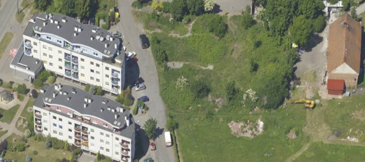 Teren, na którym zostaną wybudowane dwa nowe budynki wielorodzinne przy ulicy Pieprznej (foto: ukosne.gis.um.wroc.pl)