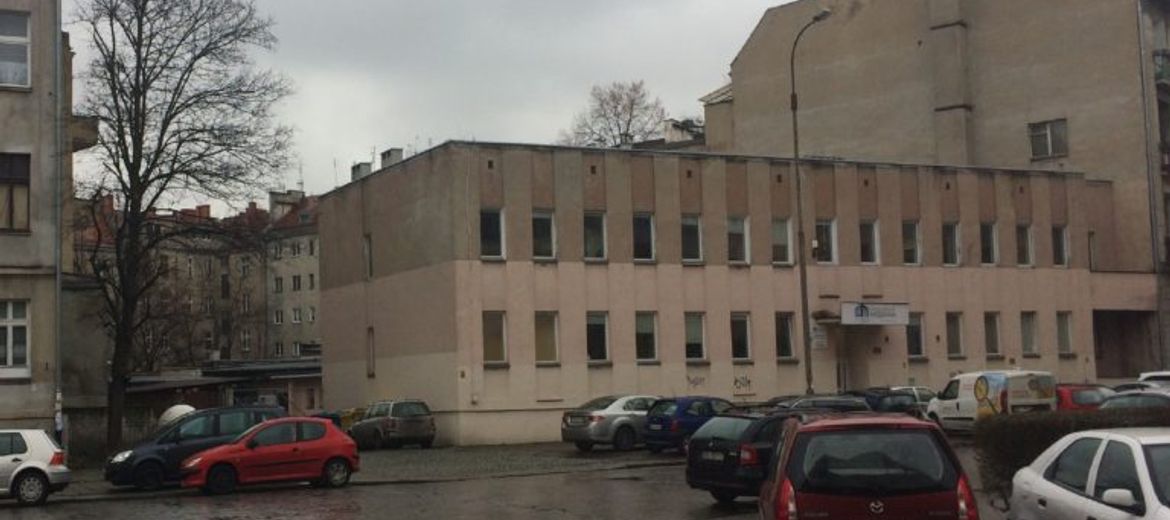 Wrocławskie Mieszkania sprzedają siedzibę.