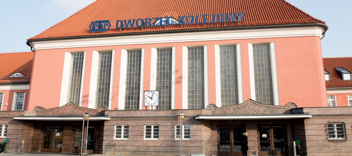 Dworzec i stacja w