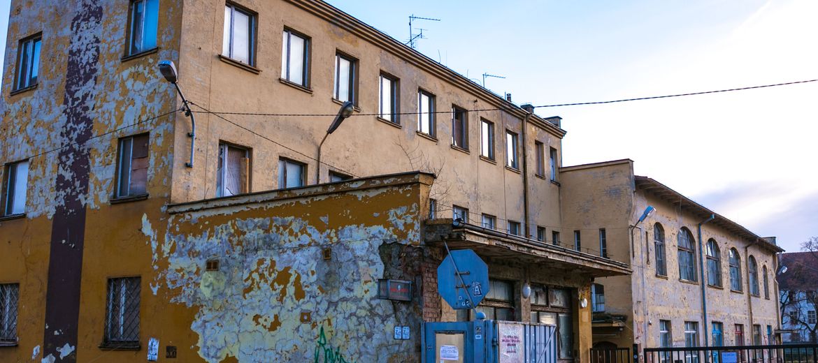 Wyburzą dawne koszary policyjne