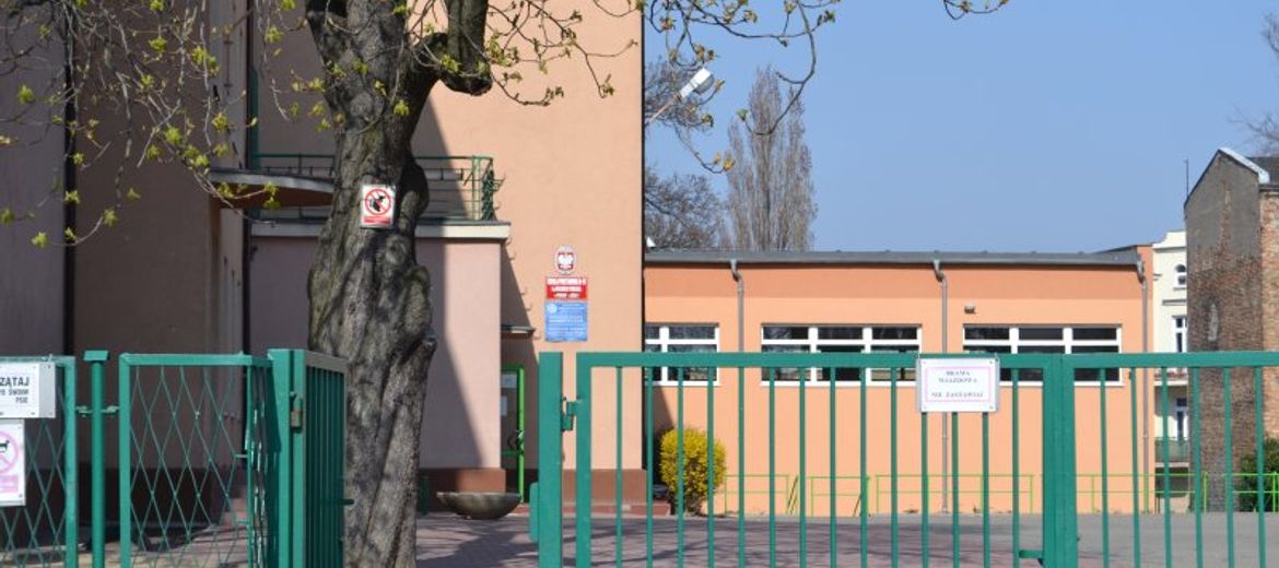 Szkoła pod domem