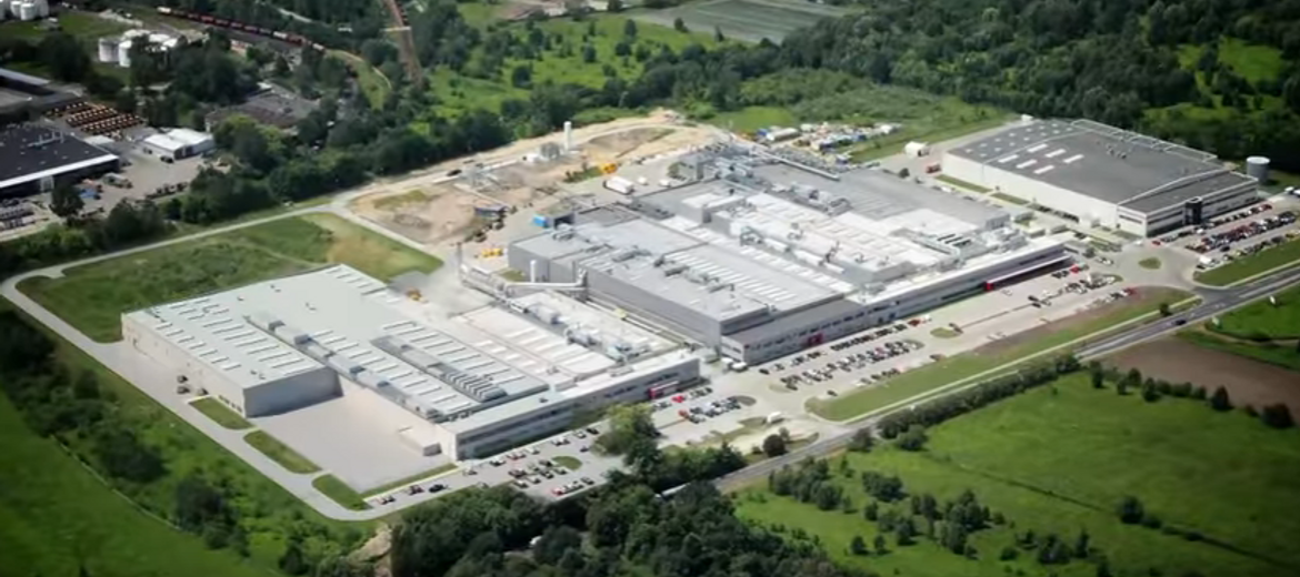 Kompleks fabryk 3M we Wrocławiu przy ul. Kowalskiej (foto: youtube.com)