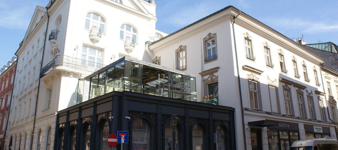 Hotel, biurowiec albo centrum
