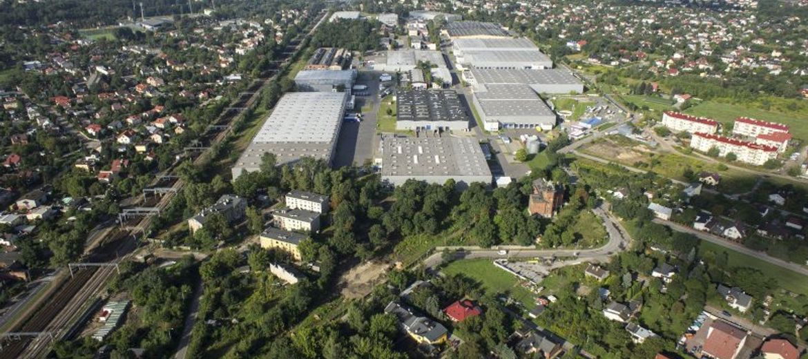 AGED przedłuża najem 4,3