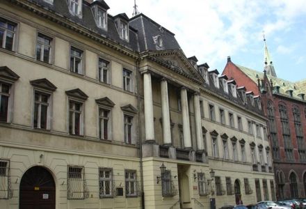 [Wrocław] Obniżka ceny nie pomogła. Wciąż nie ma chętnych na pałac przy Szajnochy