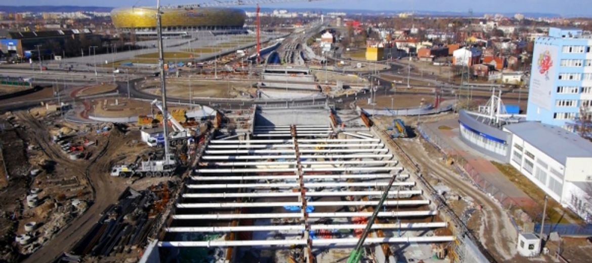 Maszyna TBM wierci drugą