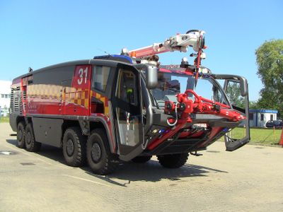 [Wrocław] Nowoczesne wozy strażackie pojawiły się na wrocławskim lotnisku