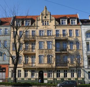 Politechnika Wrocławska sprzedaje zabytkową kamienicę przy Odrze. Oczekuje milionów