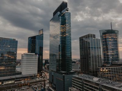 W Warszawie powstaje 202-metrowy wieżowiec Warsaw Unit [FILM]