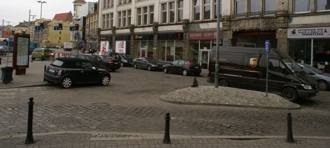 [Wrocław] Od piątku znikną kolejne miejsca parkingowe w centrum - powstaje skwer