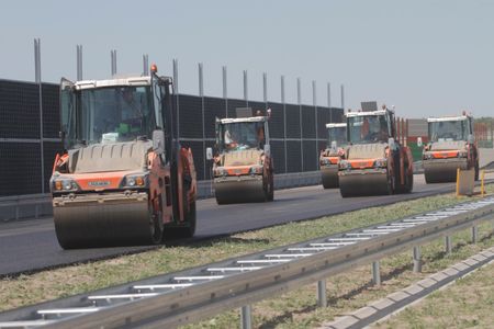 [mazowieckie] BOGL a KRYSL: wykonano 100% warstwy wiążącej na odcinku C autostrady A2