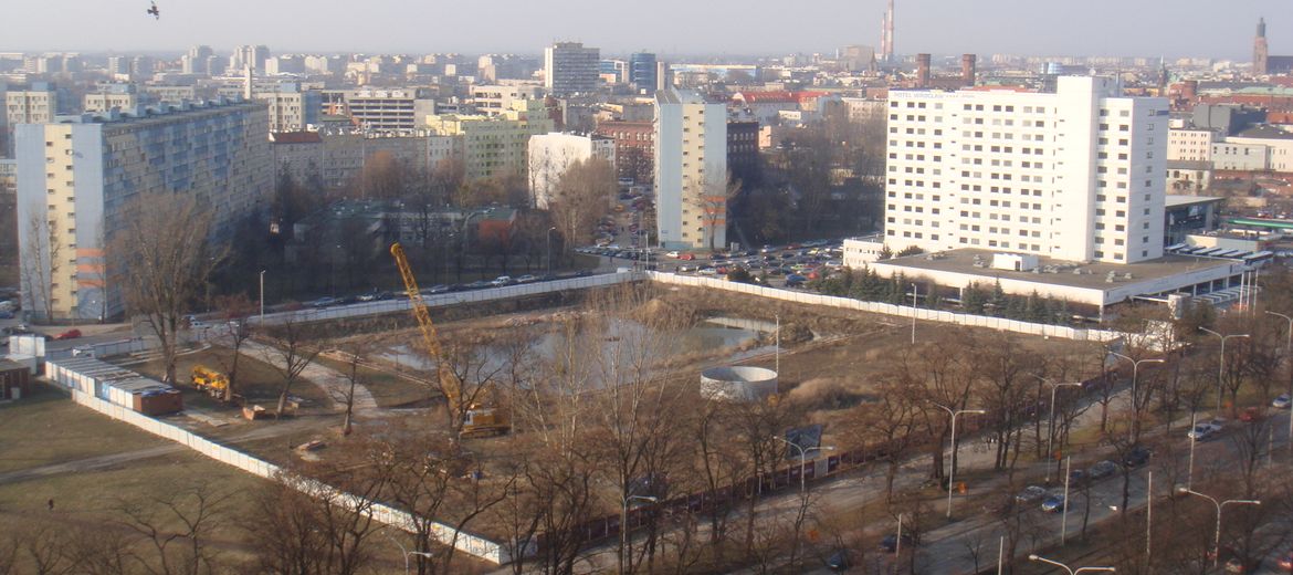 Dziura w ziemi wypada