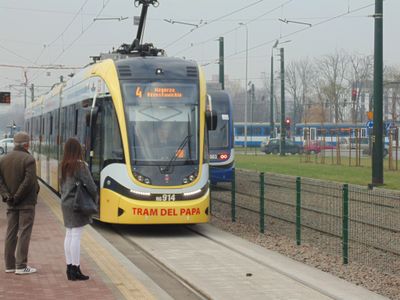 [Kraków] Konflikt z samochodami na trasie tramwaju do Górki Narodowej