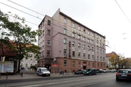 [Wrocław] Dawne szpitale przy Traugutta i Wiśniowej na sprzedaż. Powstaną tam mieszkania?