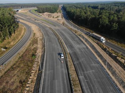 Trwa budowa brakującego odcinka drogi S3 z Lubina do Polkowic. Pojedziemy nim częściowo jeszcze w tym roku [ZDJĘCIA]