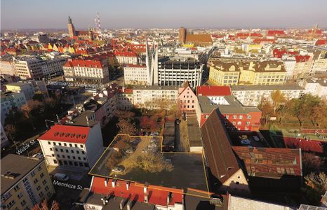 Miasto sprzedało za miliony działkę przy zabytkowym spichlerzu na Starym Mieście