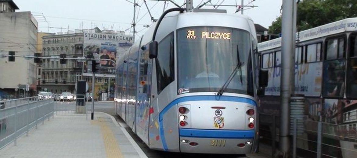 Tramwaje Plus sie wleką.