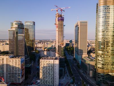 Warszawa: 155-metrowa wieża Skysawa z certyfikatem BREEAM INTERIM na najwyższym poziomie Outstanding [FILM + ZDJĘCIA]