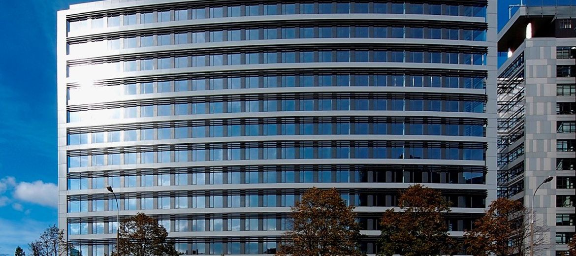 Firma farmaceutyczna zostaje w