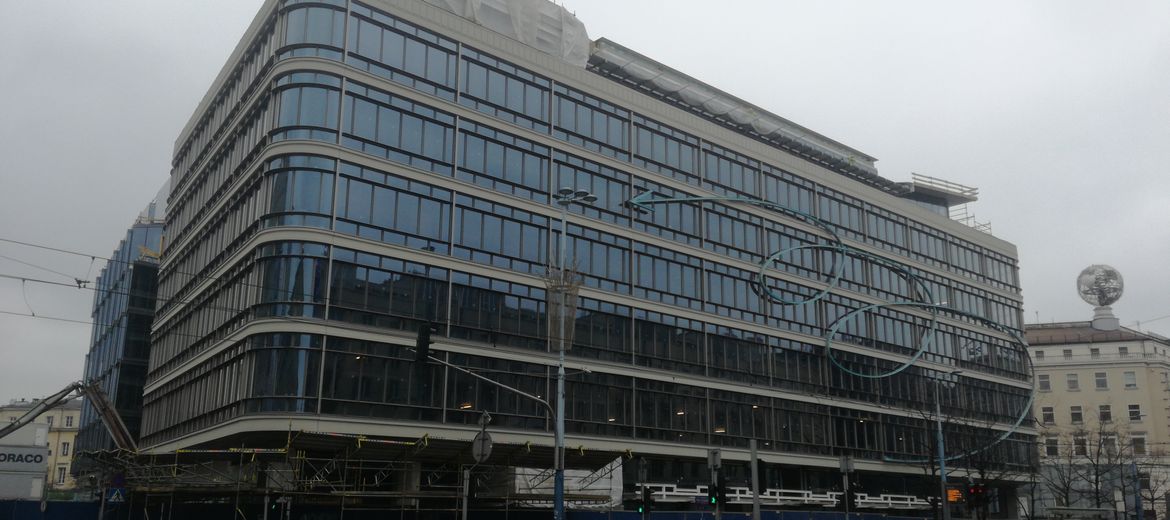Warszawa: Rewitalizowany Smyk ozdobiony