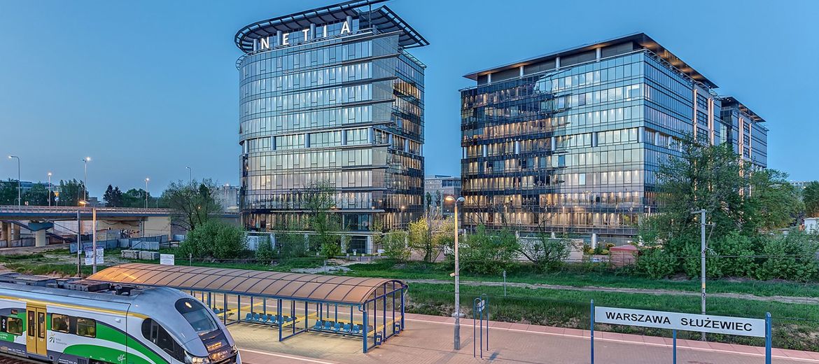 Marynarska Business Park korzysta