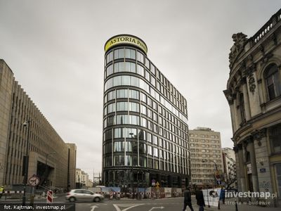 [Warszawa] Fasada biurowca Astoria w pełnej odsłonie