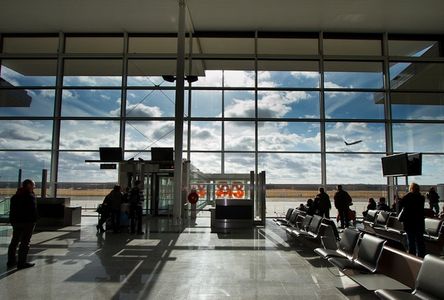 [Wrocław] 1,2 mln pasażerów w pół roku odwiedziło nowy terminal lotniczy