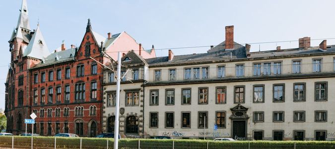 Połowiczny sukces Uniwersytetu Wrocławskiego. Jest chętny na pałac, na bibliotekę nie