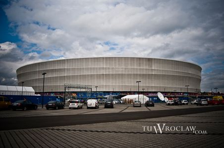 [Wrocław] Podpowiadamy - jak we wtorek poruszać się w centrum i wokół Stadionu Miejskiego