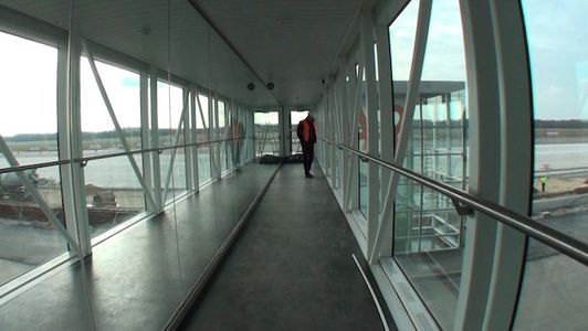 [Wrocław] Rękawy przy nowym terminalu lotniska w końcu mają zacząć działać