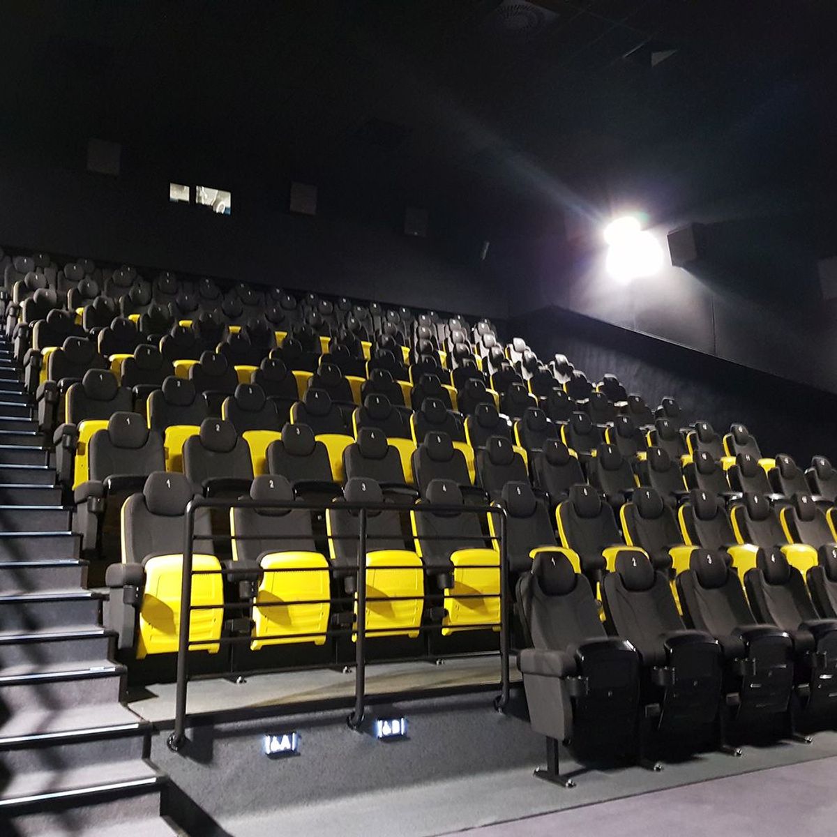 Wielkopolskie Wieksze Kino W Galerii Nad Jeziorem W Koninie Juz