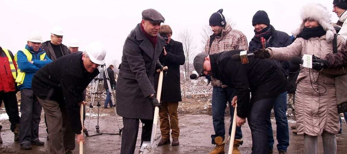 Ruszyła budowa kolejki linowej