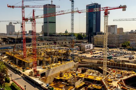 Warszawa: Najwyższy żuraw w Polsce stanął na budowie Varso Tower