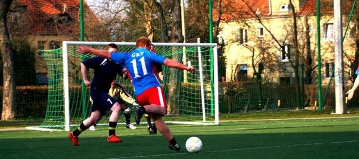 Miejskie lodowiska i korty