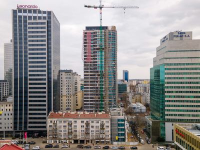 Warszawa: Przy ulicy Grzybowskiej 51 dobiega końca budowa wieżowca Unique Tower [FILM + ZDJĘCIA]